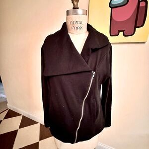 Asymmetric zip, knit jacket. Thick cotton knit.